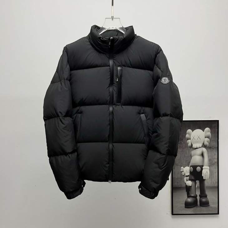 Picture of Moncler Down Jackets _SKUMonclersz1-5fxtx25736768
